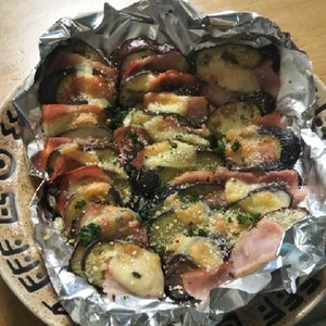 スキレットで簡単‼︎ナスとベーコンのチーズ焼き♪